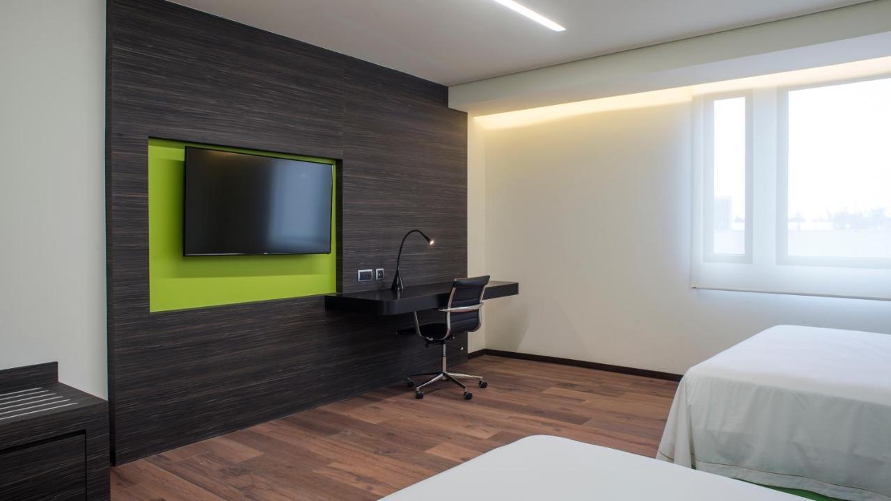 Holiday Inn Express Mexico Aeropuerto By Ihg Exterior photo