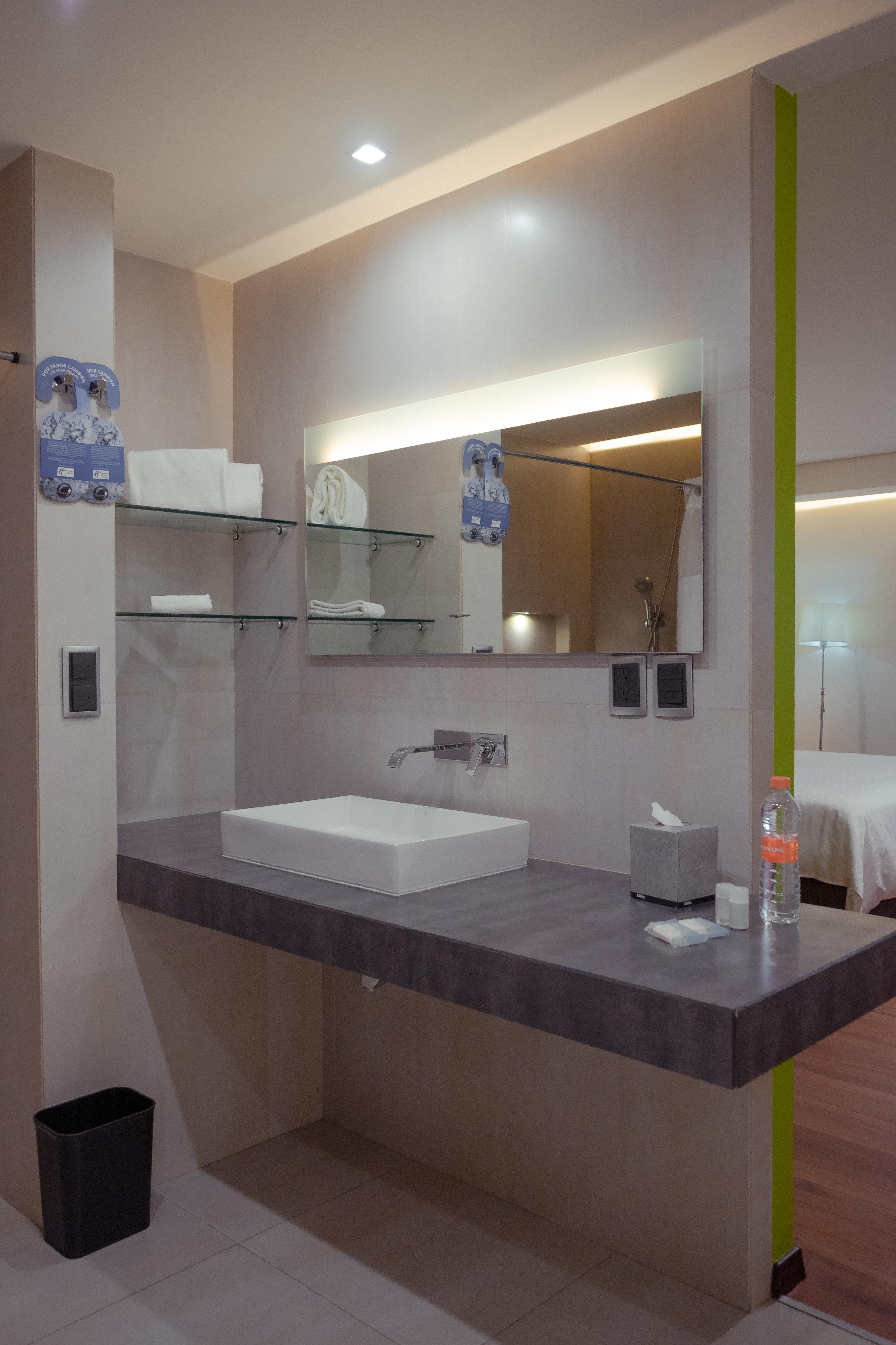 Holiday Inn Express Mexico Aeropuerto By Ihg Exterior photo