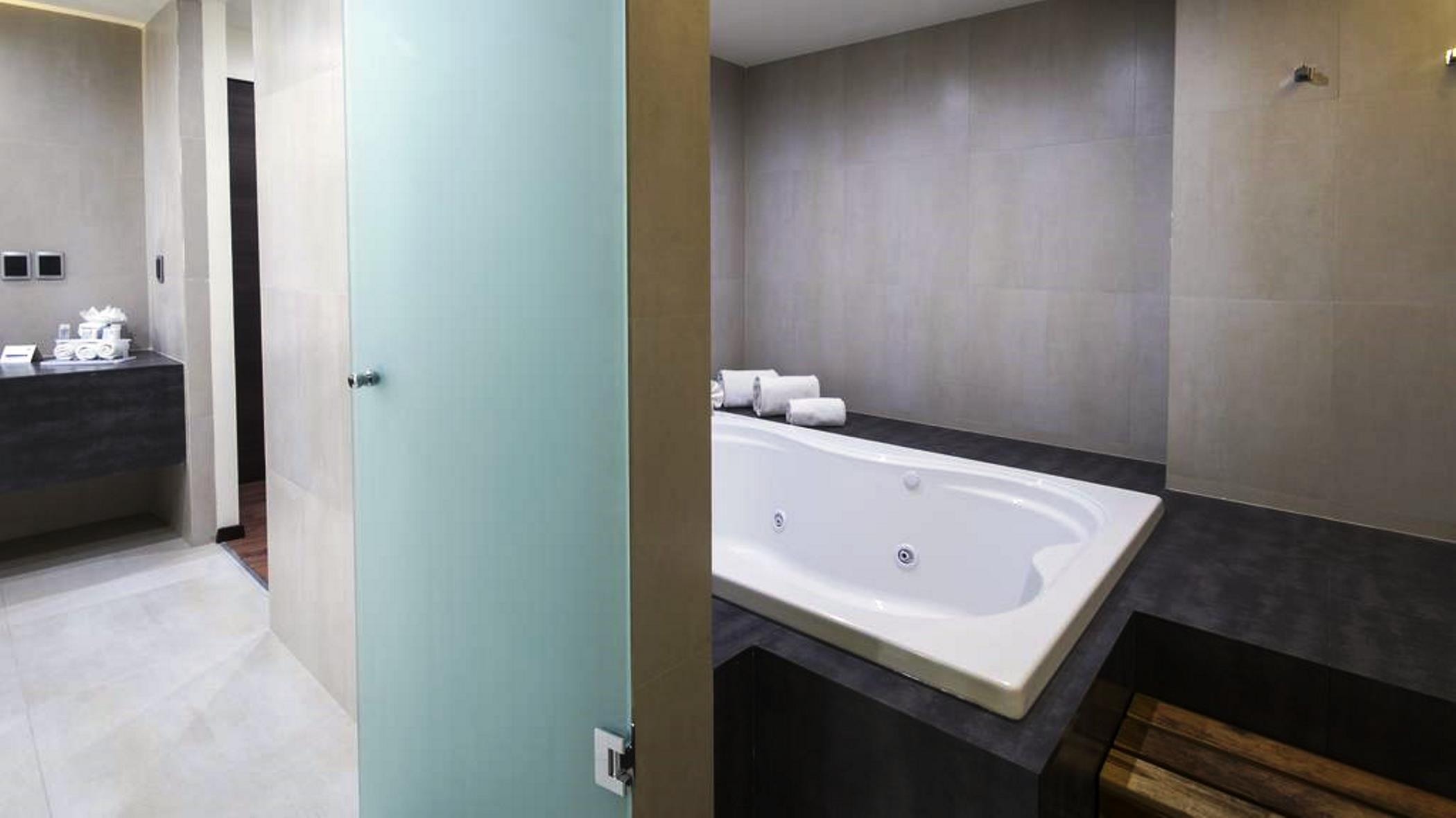 Holiday Inn Express Mexico Aeropuerto By Ihg Exterior photo