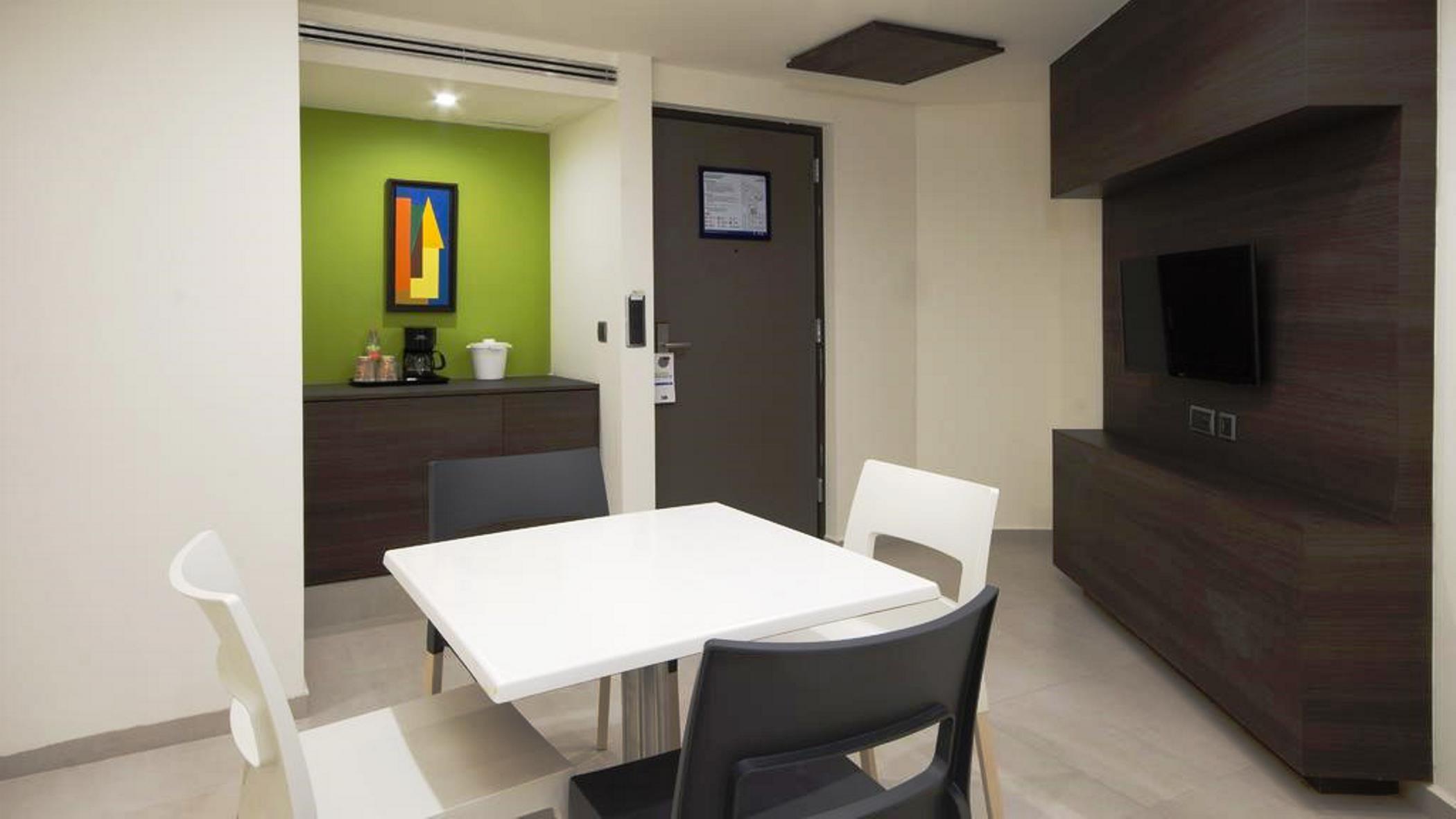 Holiday Inn Express Mexico Aeropuerto By Ihg Exterior photo